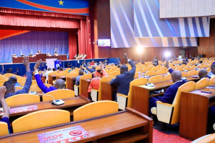 Kinshasa : Débat enflammé à l'Assemblée nationale sur la création de trois ordres nationaux