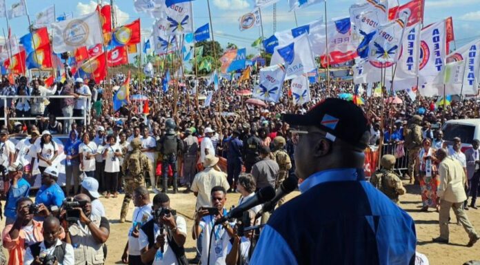 Kinshasa: Rappel aux membres de l'Union sacrée d'intégrer la photo de Félix Tshisekedi dans leurs affiches de campagne