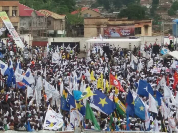 Kongo Central : Promesses et espoir marque la visite du Président candidat à Matadi