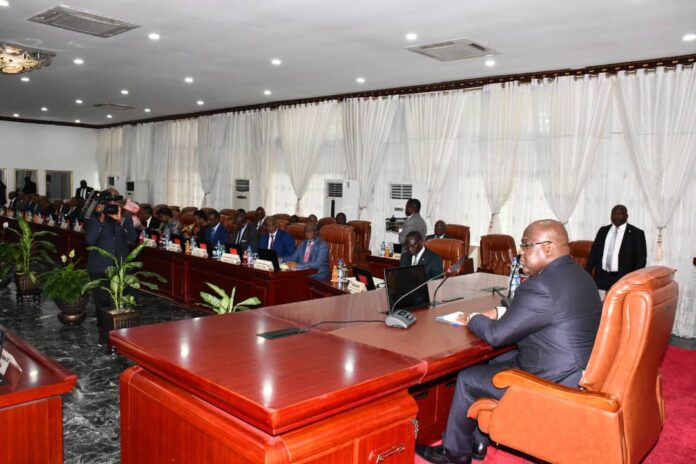 Kinshasa: Un pacte financier majeur approuvé par le Conseil des ministres