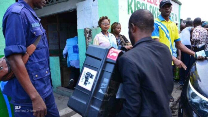 Kinshasa: Un Vote Historique S'étend au-delà de la Journée Électorale