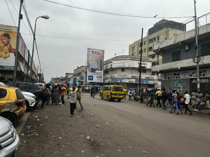 Grève à Kinshasa : Les travailleurs à bout de nerfs face à des conditions inacceptables !