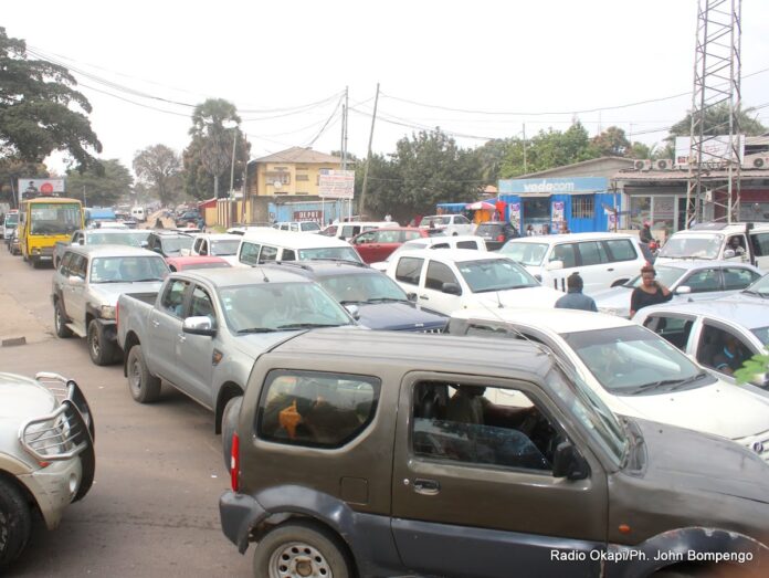 Kinshasa face aux embouteillages : une présence policière accrue pour fluidifier la circulation