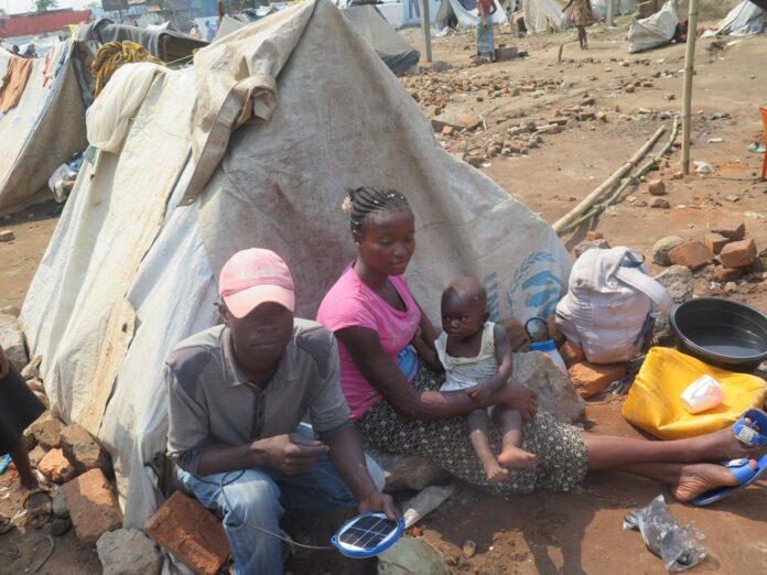 À Shakoufwa, les Refoulés d'Angola Luttent pour leur Survie dans des Conditions Inhumaines