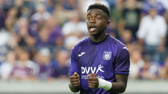 Noah Sadiki : Premier But Historique en Jupiler Pro League